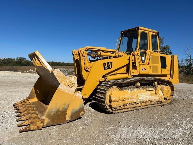 CAT 973 لوادر زحافة