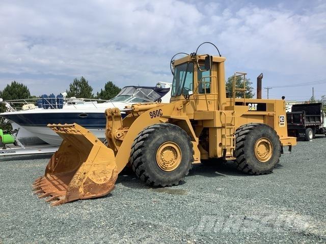 CAT 980 لوادر بعجل