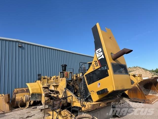 CAT 980G لوادر بعجل