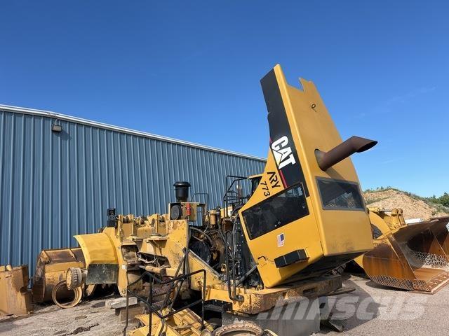 CAT 980G لوادر بعجل