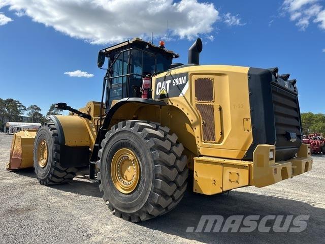 CAT 980M لوادر بعجل
