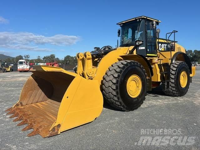 CAT 980M لوادر بعجل