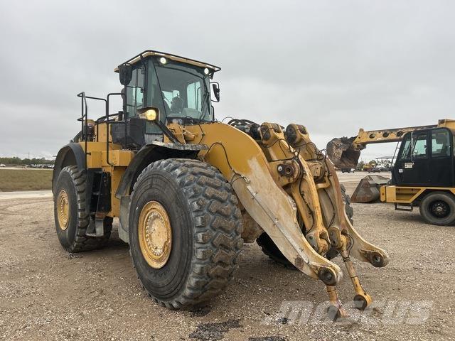 CAT 980M لوادر بعجل