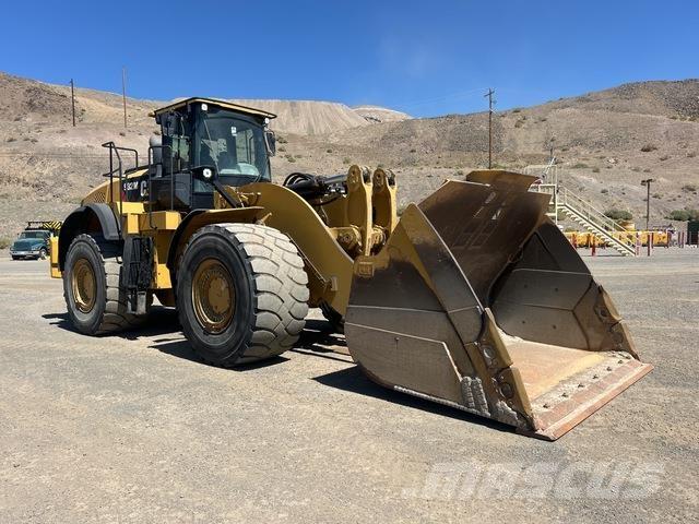 CAT 982M لوادر بعجل