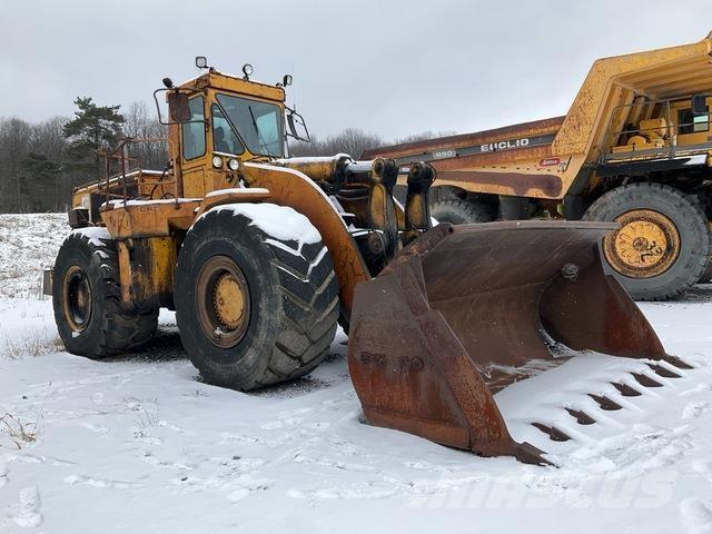 CAT 988B لوادر بعجل