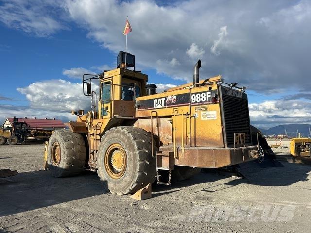 CAT 988F لوادر بعجل