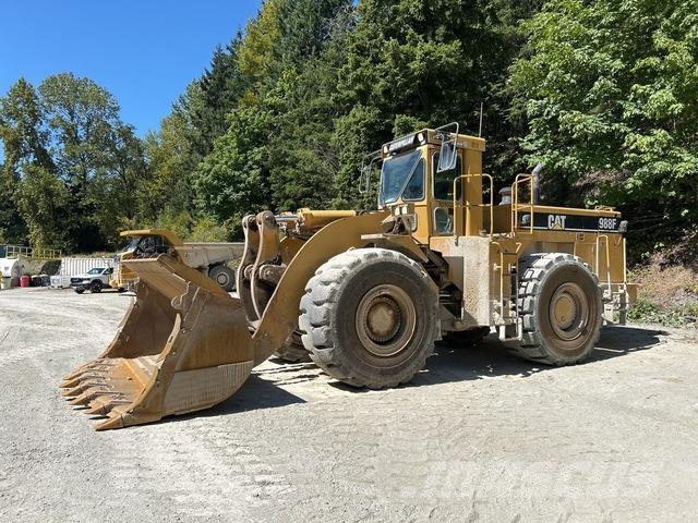 CAT 988F لوادر بعجل