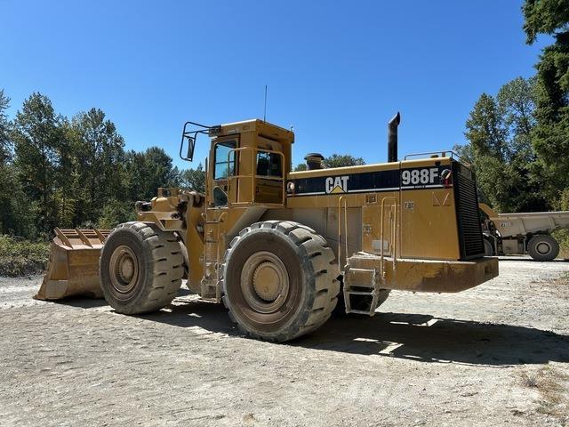 CAT 988F لوادر بعجل