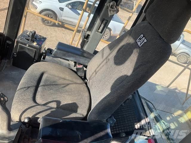 CAT 988G لوادر بعجل