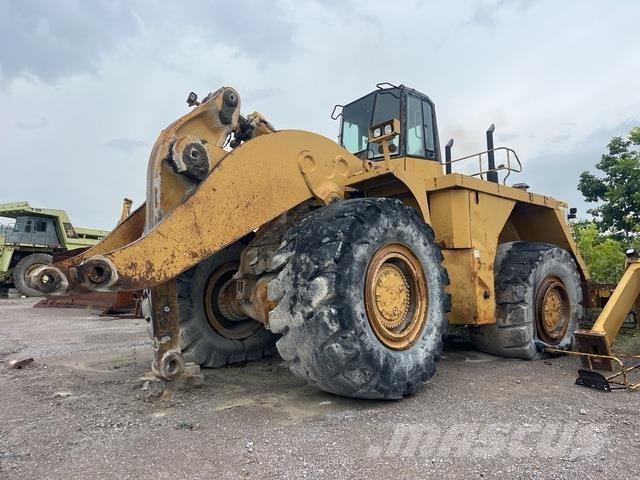 CAT 990 لوادر بعجل