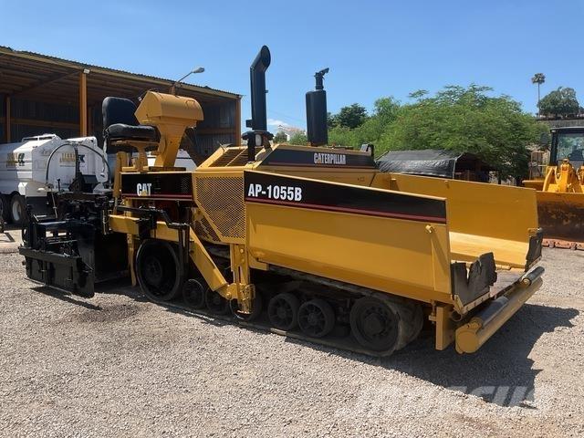 CAT AP-1055B معدات السفلتة