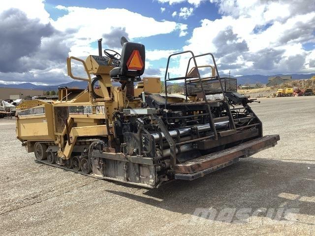 CAT AP-1055B معدات السفلتة