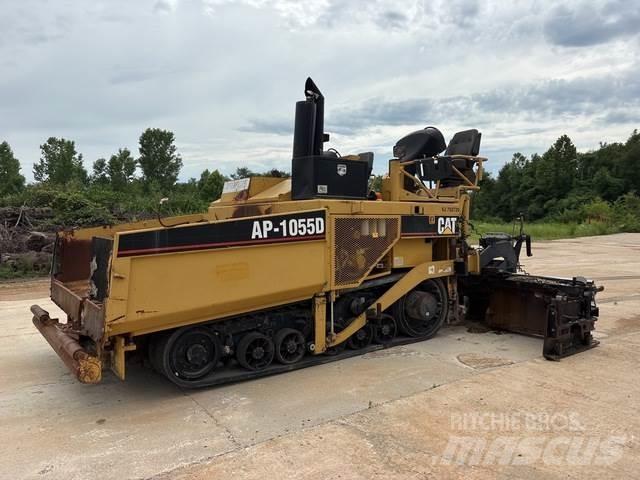 CAT AP-1055D معدات السفلتة
