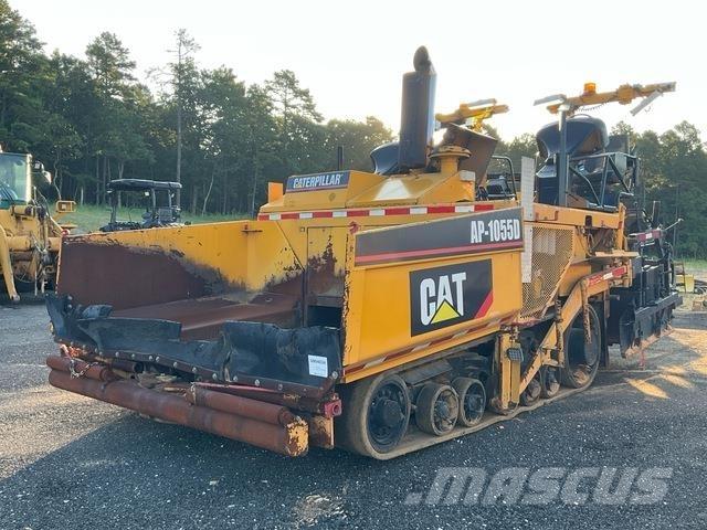 CAT AP-1055D معدات السفلتة