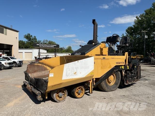 CAT AP-600D معدات السفلتة