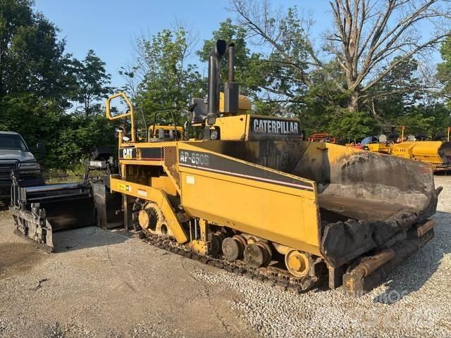 CAT AP-650B معدات السفلتة