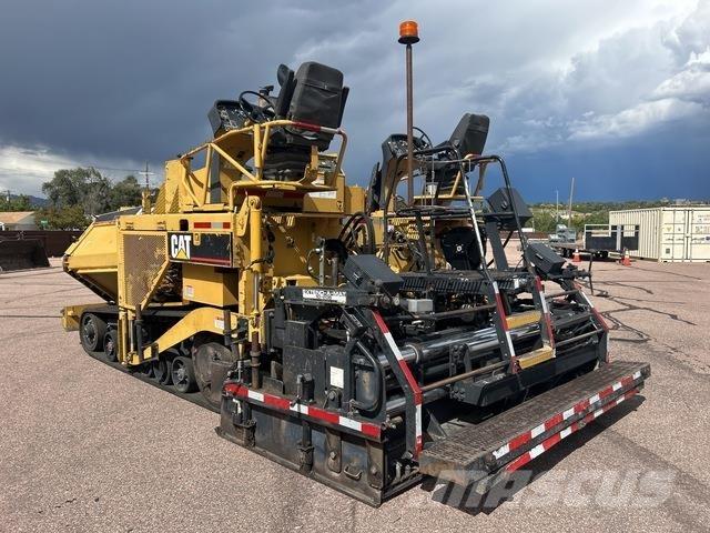 CAT AP1055D معدات السفلتة