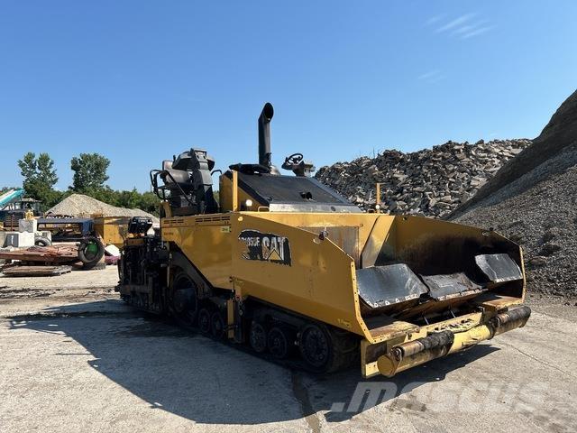 CAT AP1055F معدات السفلتة