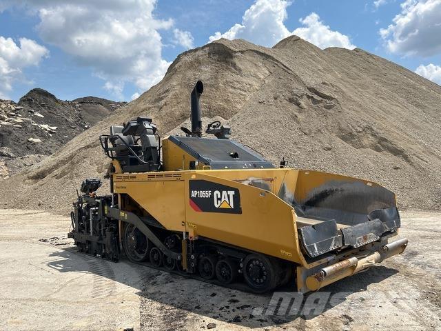 CAT AP1055F معدات السفلتة