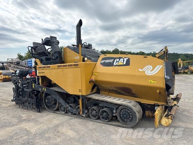 CAT AP1055F معدات السفلتة