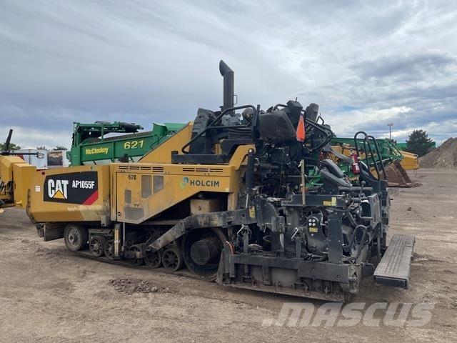 CAT AP1055F معدات السفلتة