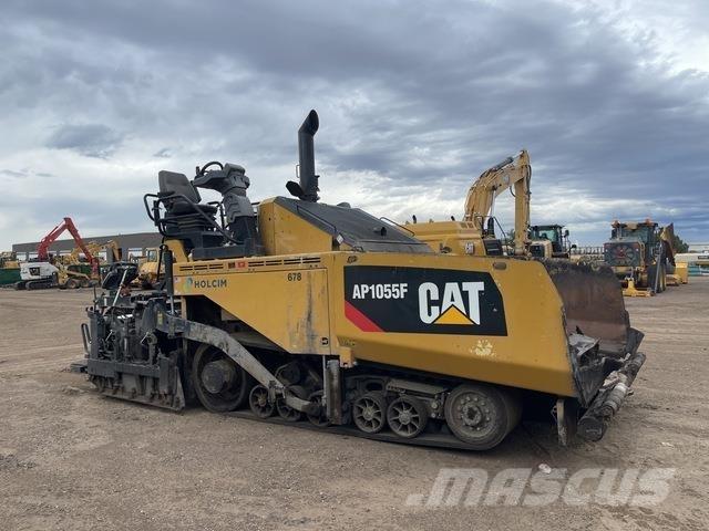 CAT AP1055F معدات السفلتة