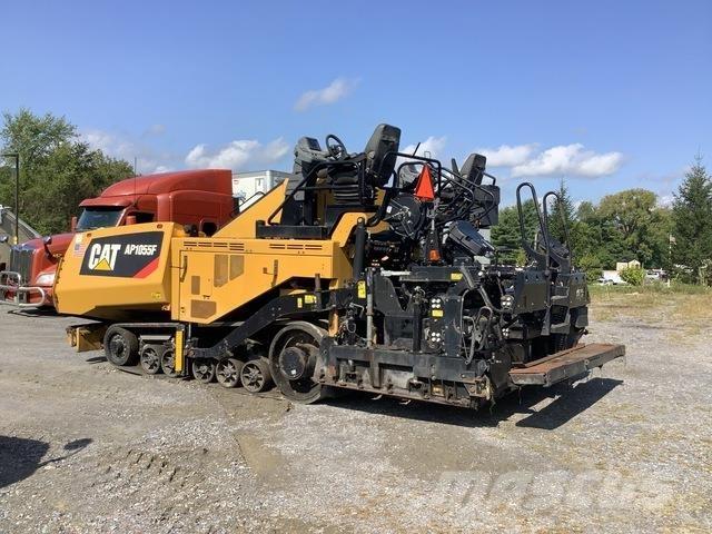 CAT AP1055F معدات السفلتة