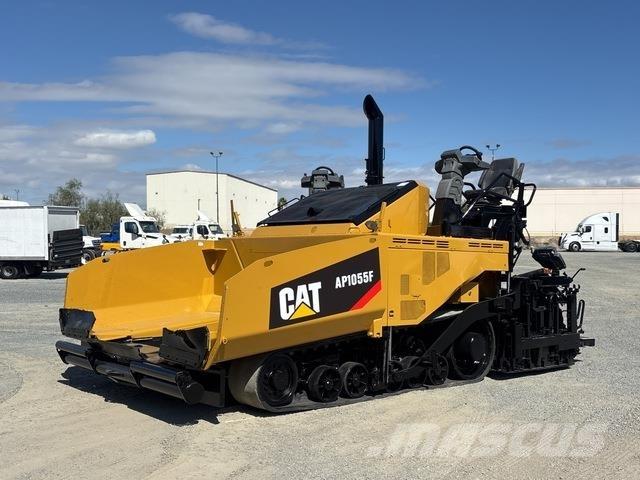 CAT AP1055F معدات السفلتة