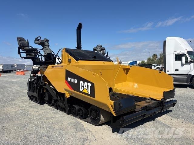 CAT AP1055F معدات السفلتة