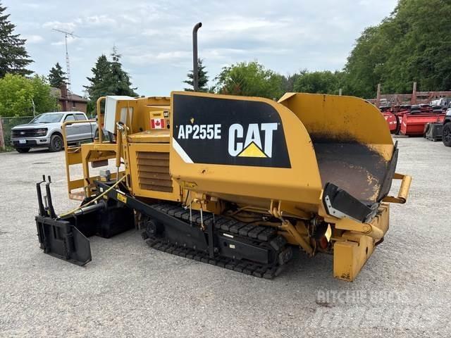 CAT AP255E معدات السفلتة