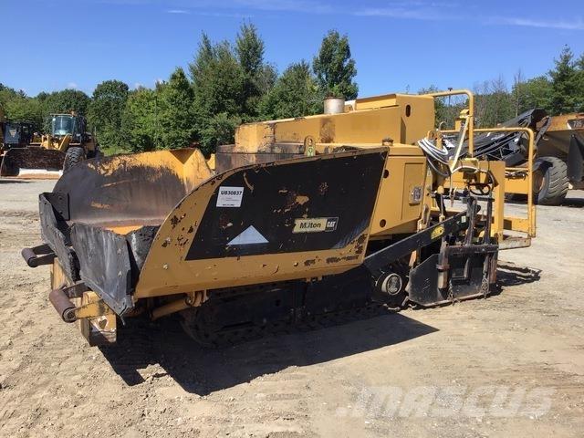 CAT AP255E معدات السفلتة