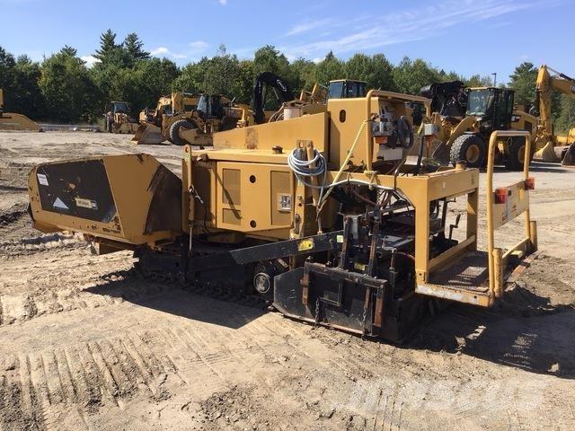 CAT AP255E معدات السفلتة