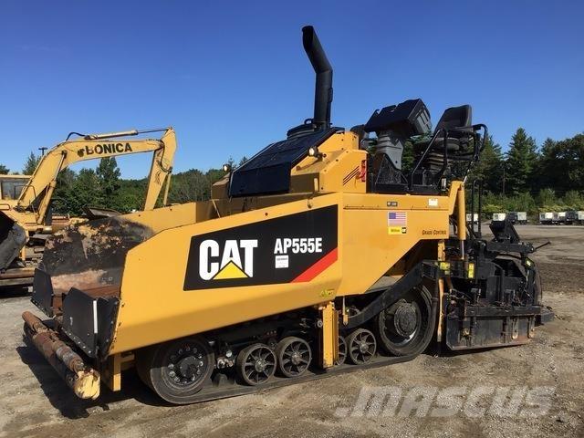 CAT AP555E معدات السفلتة