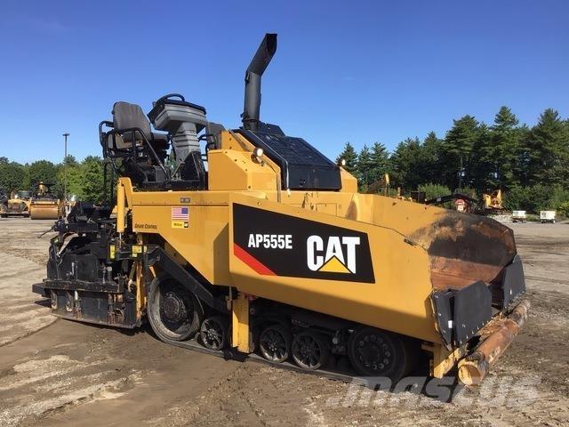 CAT AP555E معدات السفلتة