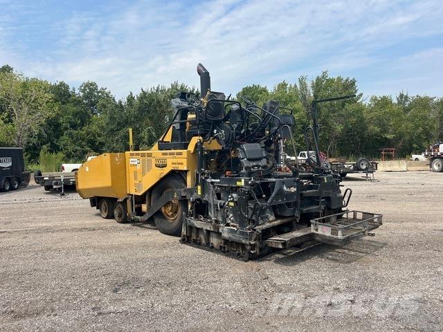 CAT AP600F معدات السفلتة