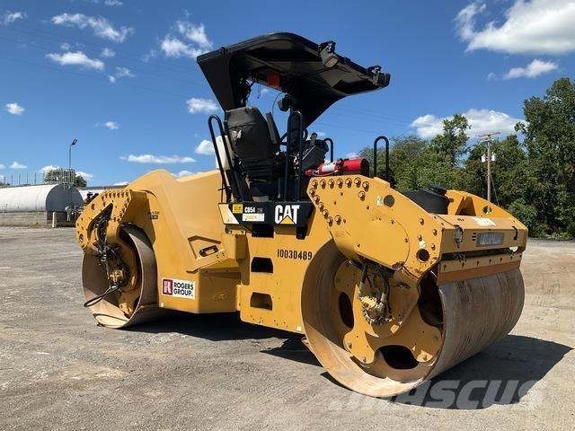 CAT CB54 مداحل ثنائية الاسطوانة