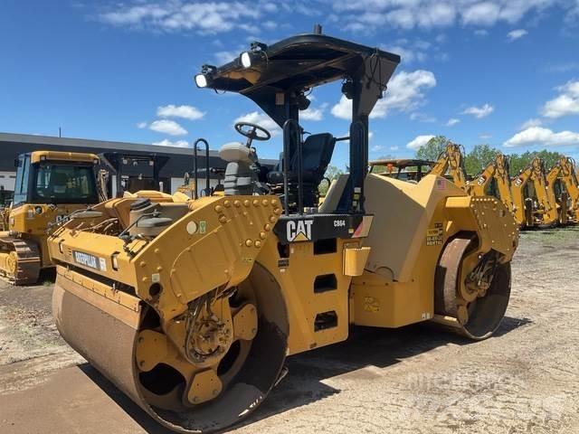 CAT CB64 مداحل ثنائية الاسطوانة