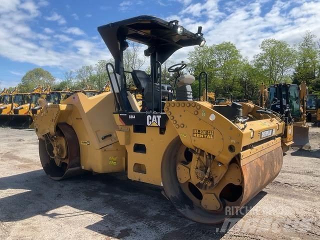 CAT CB64 مداحل ثنائية الاسطوانة