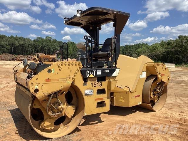 CAT CB64 مداحل ثنائية الاسطوانة