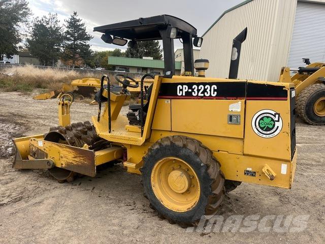 CAT CP-323C مداحل أحادية الأسطوانة