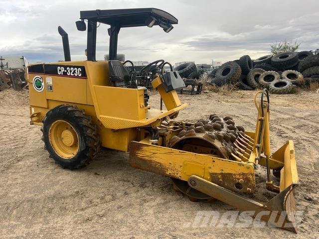 CAT CP-323C مداحل أحادية الأسطوانة