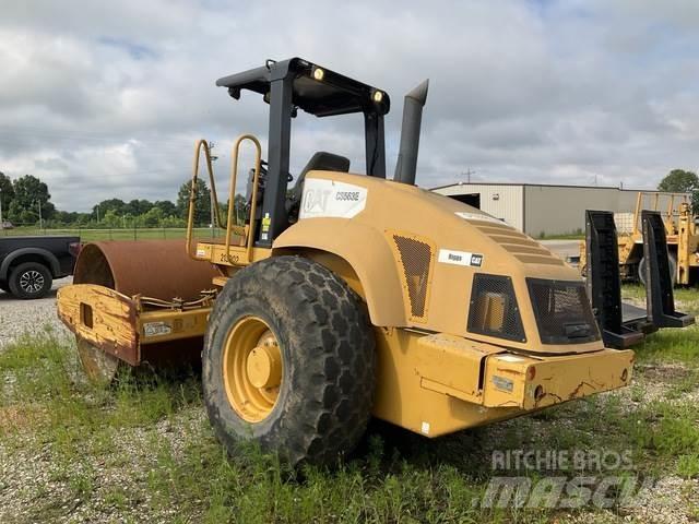CAT CS-563E مداحل أحادية الأسطوانة