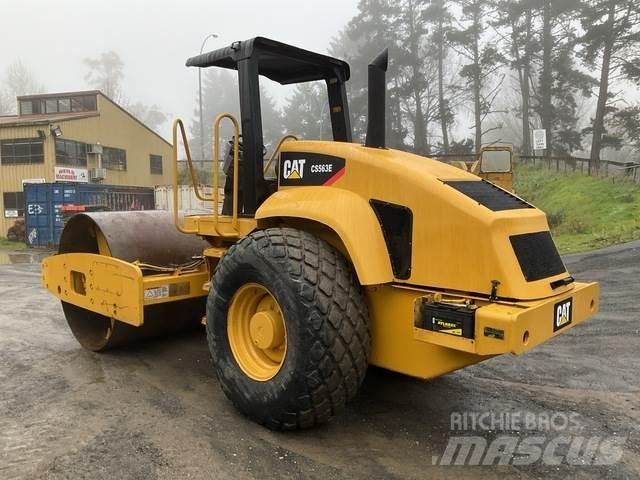 CAT CS-563E مداحل أحادية الأسطوانة