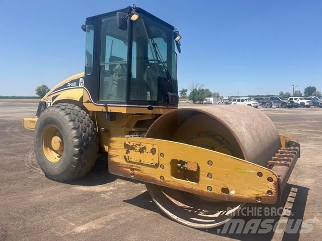 CAT CS563E مداحل أحادية الأسطوانة