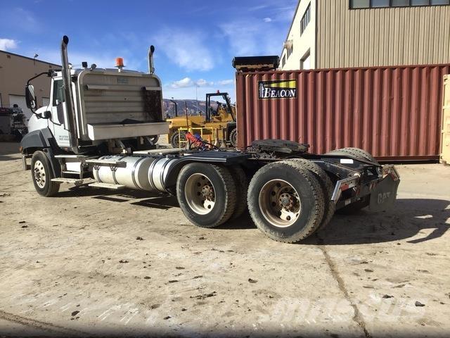 CAT CT660 وحدات الجر