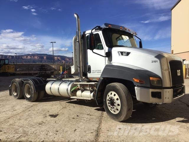 CAT CT660 وحدات الجر