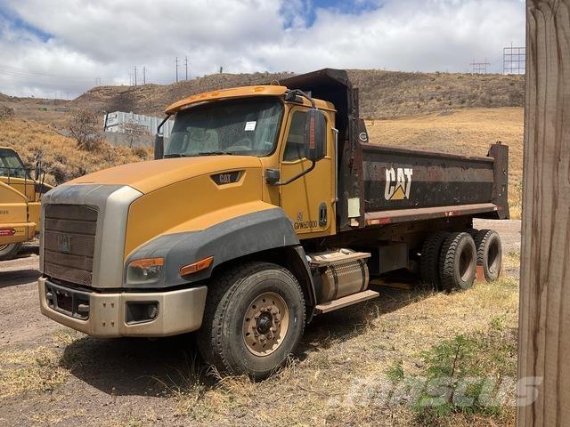 CAT CT660S شاحنات قلابة