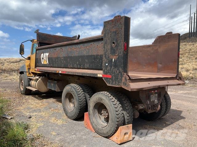 CAT CT660S شاحنات قلابة
