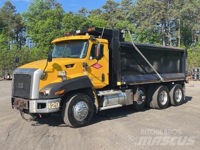 CAT CT660S شاحنات قلابة
