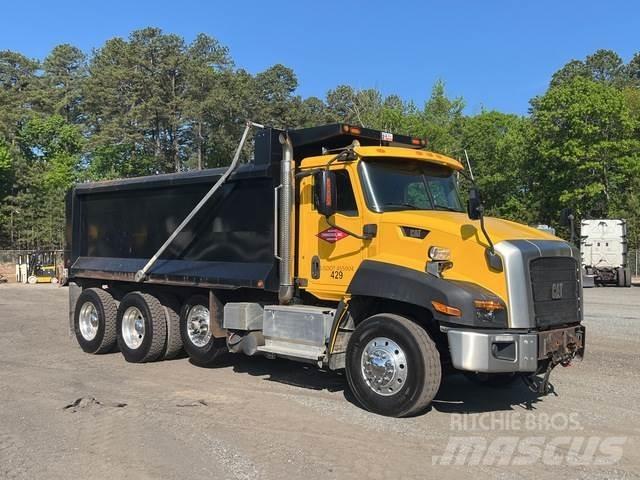 CAT CT660S شاحنات قلابة